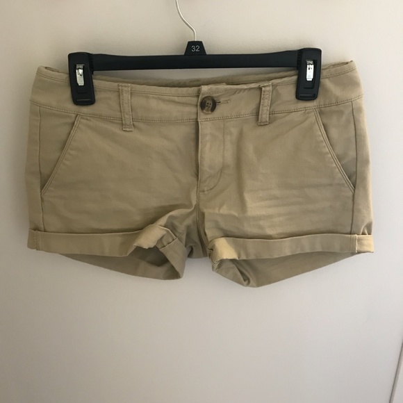 AE Khaki Shorts - Picture 2 of 5